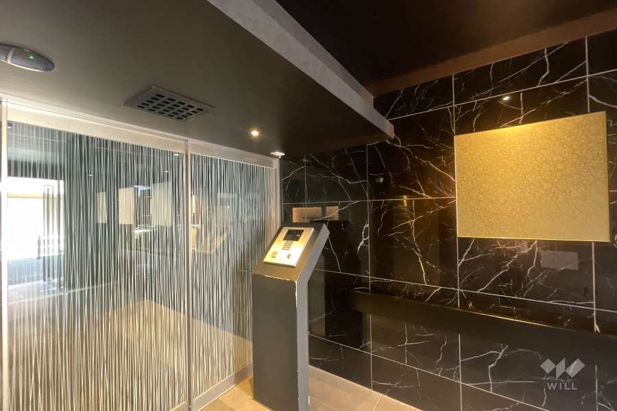 エントランスはオートロック付きです。