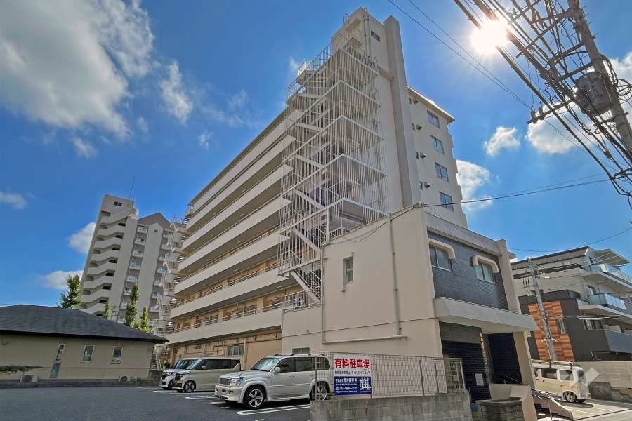 高島平マンションの外観（北西から）