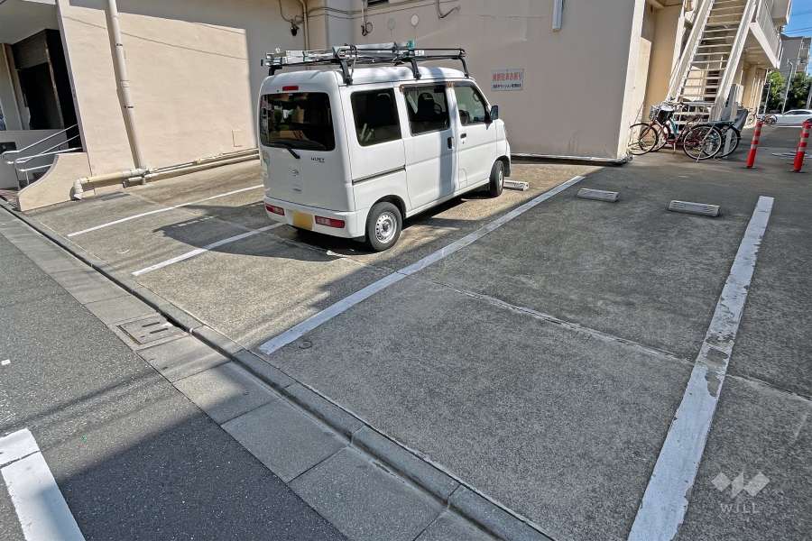 敷地内駐車場（屋外平面式）