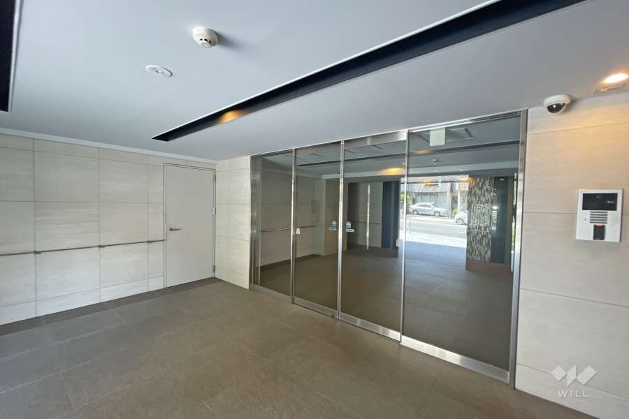 エントランスはオートロック付きです。