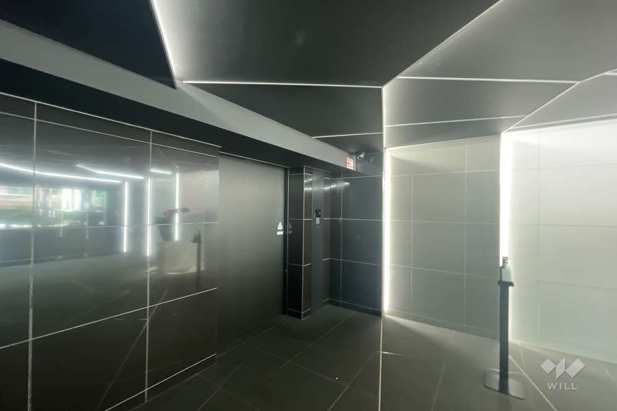 エントランスはオートロック付きです。