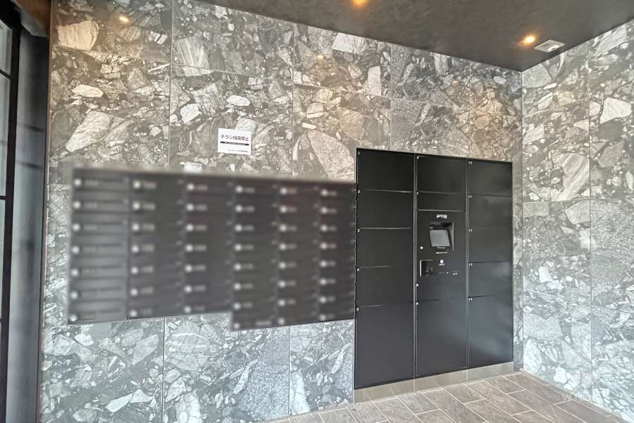 共用ポストと宅配ボックス