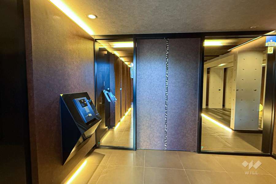 エントランスはオートロック付きです。