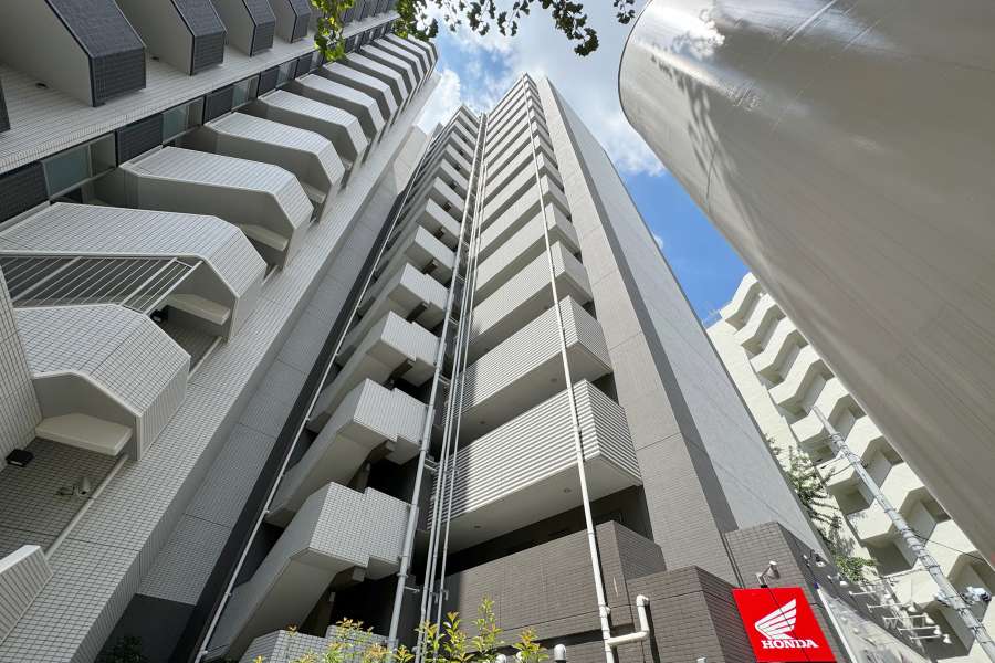 アクサスハイズ板橋区役所前の外観（南東側から）.