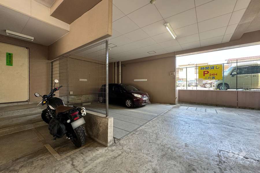敷地内駐車場（屋内平面式）