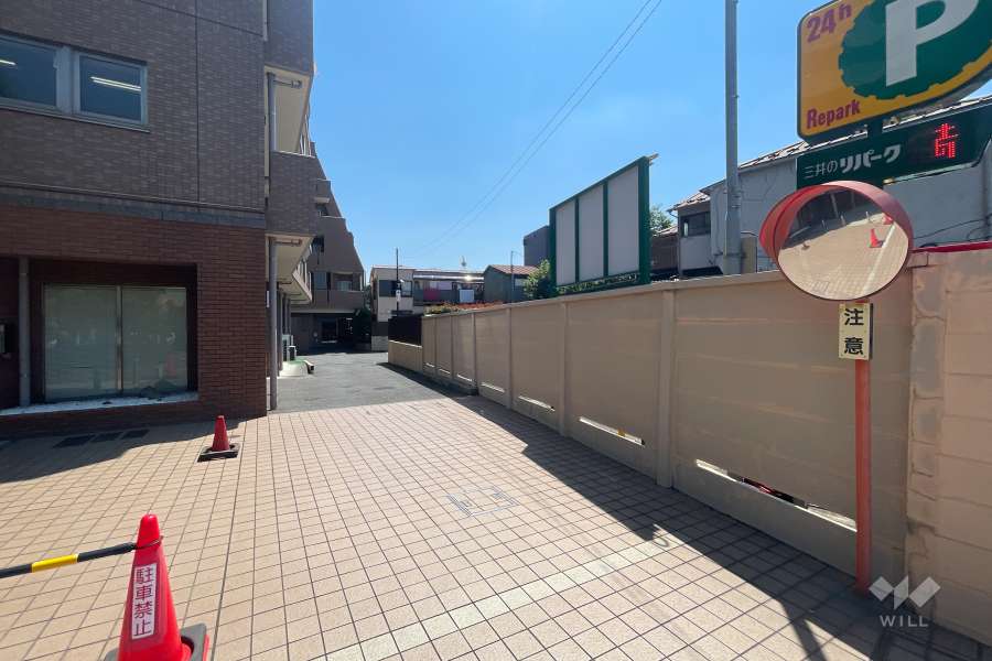 駐車場の出入り口