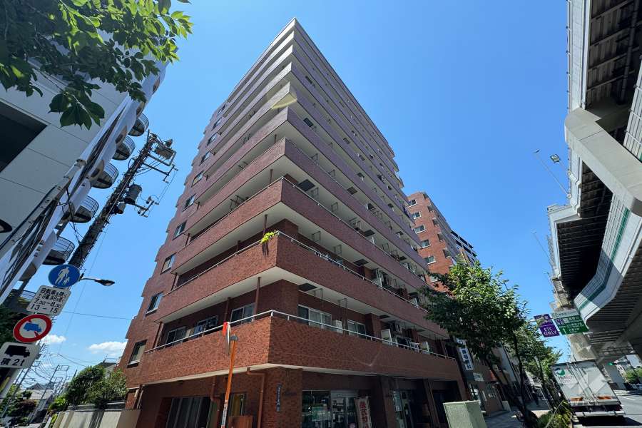 トーア滝野川マンションの外観（南東側から）