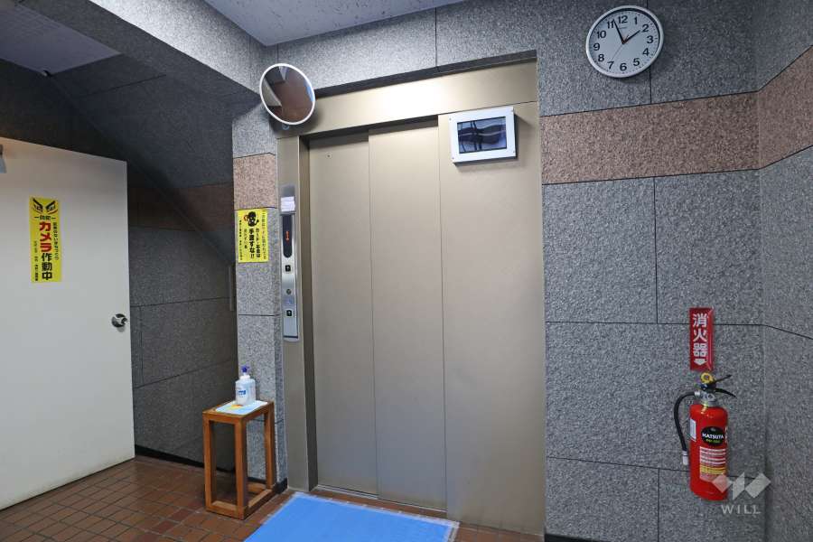 共用のエレベーター