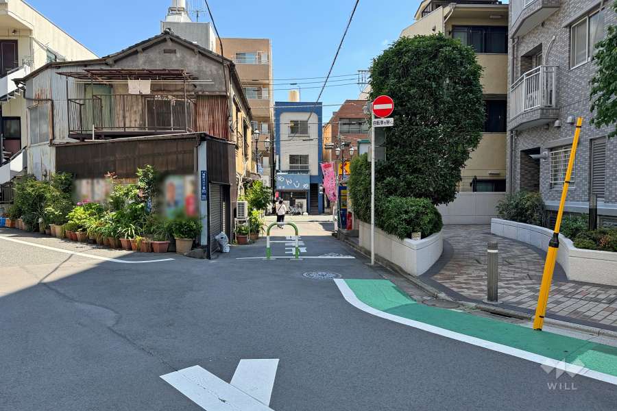 敷地北西側の前面道路