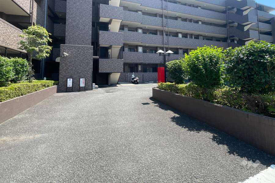 駐車場の出入り口