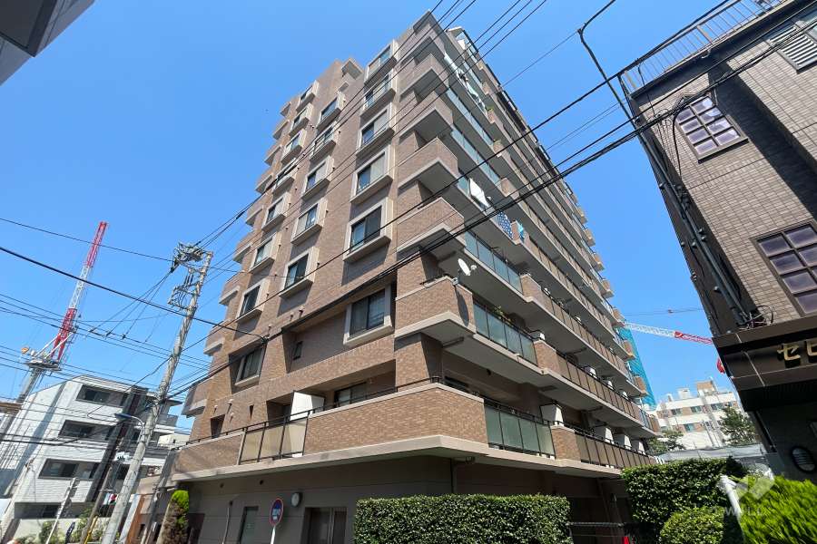 朝日シティパリオ十条の外観（西側から）