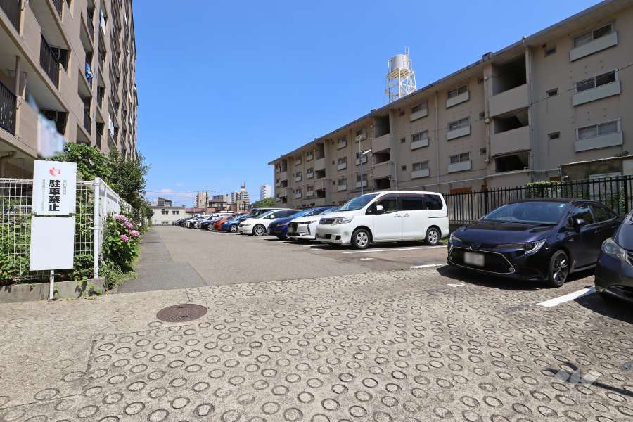 敷地内駐車場（屋外平面式）