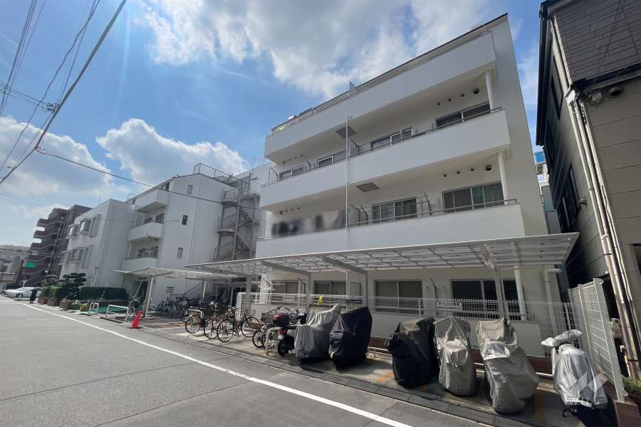 ライオンズマンション尾久の外観（北西側から）　