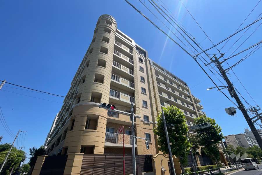 グランシティユーロコート赤羽の外観（南西側から）