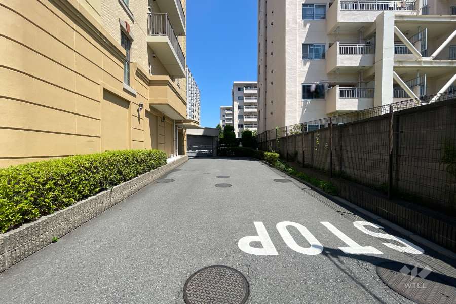 駐車場の出入り口