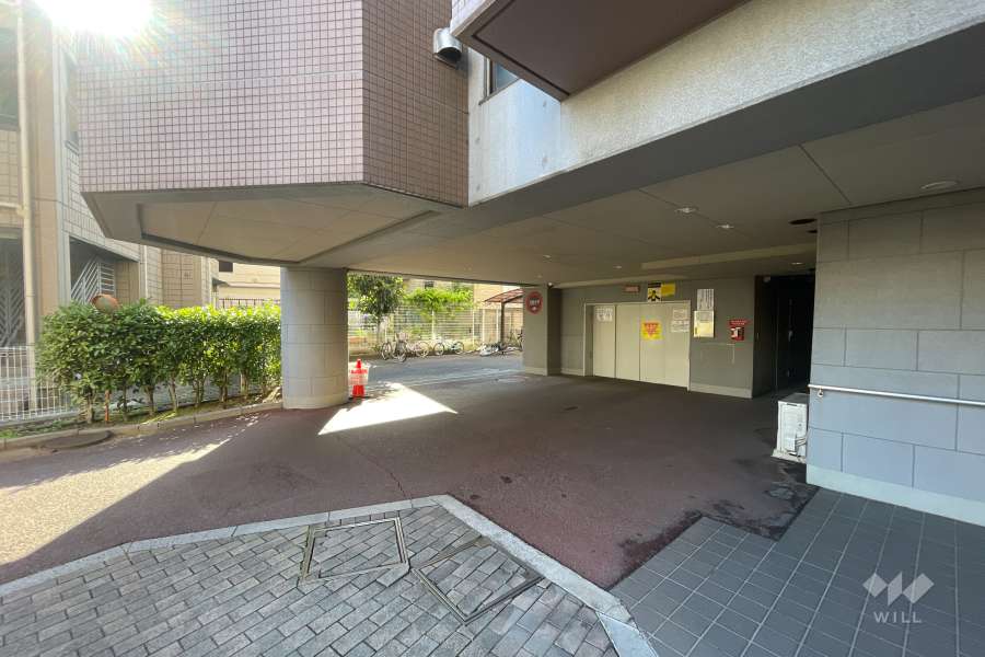 敷地内駐車場（屋内機械式）
