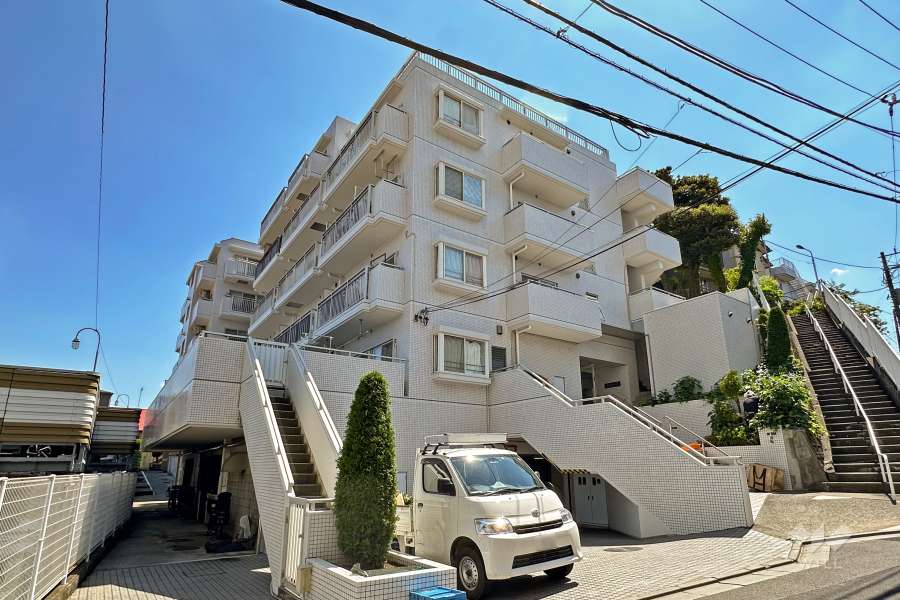 コスモ赤羽の外観（北東側から）