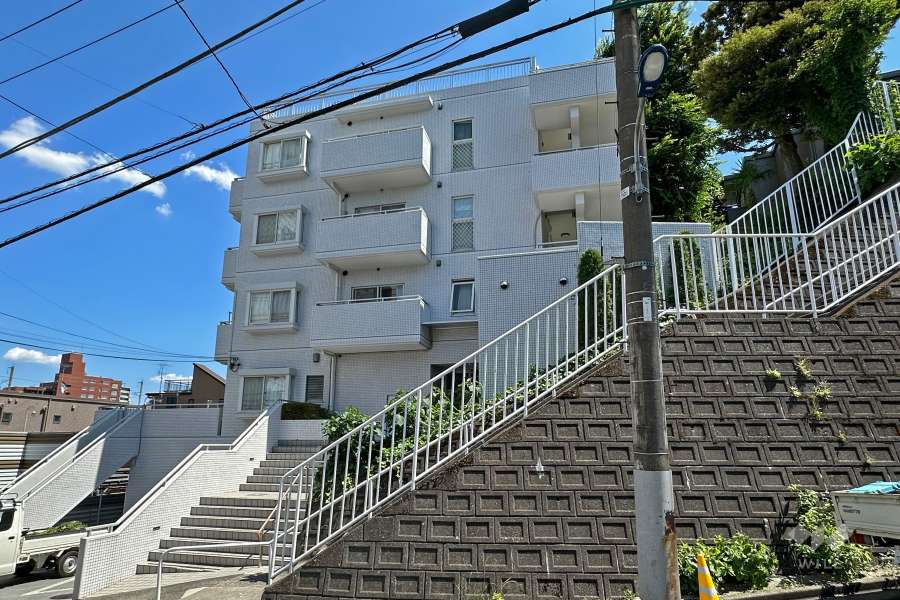 コスモ赤羽の外観（北側から）