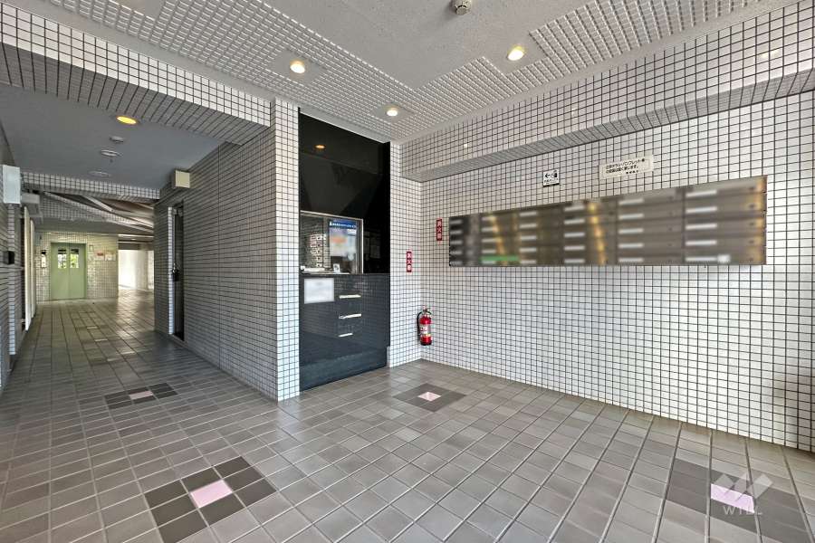 エントランスホール（共用ポスト）