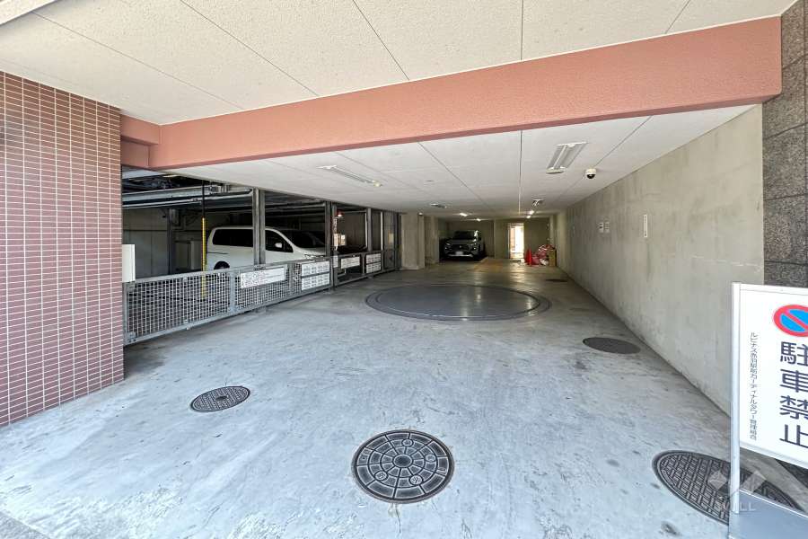 敷地内駐車場（屋内機械式）