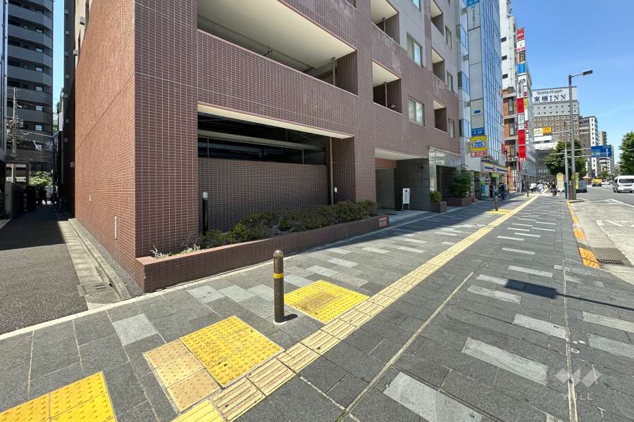 敷地東側の前面道路　