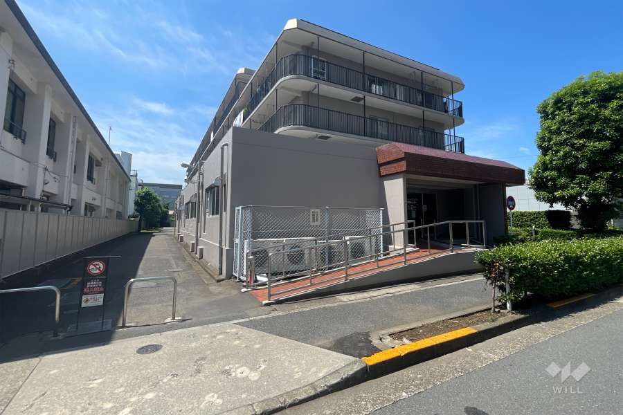 王子サンハイツの外観（北東側から）