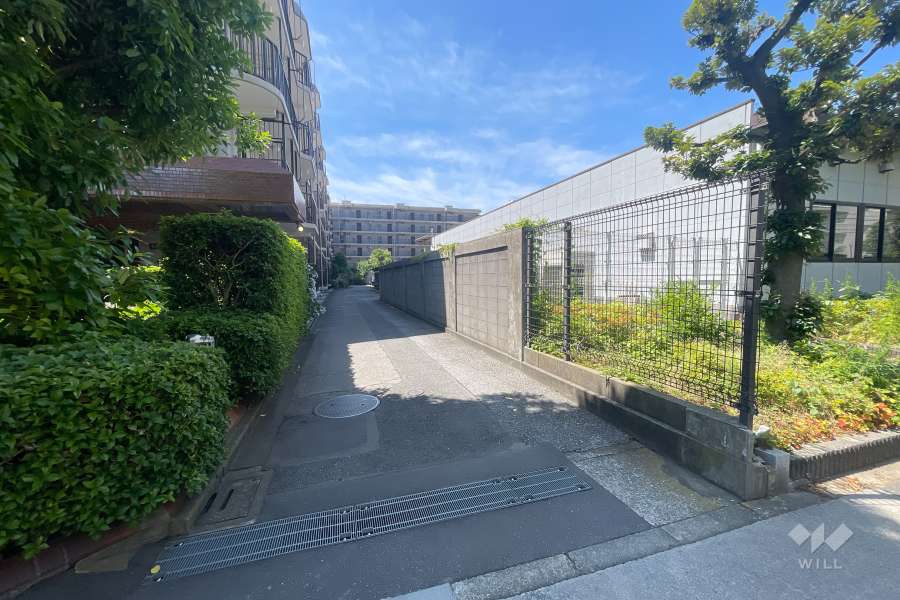 駐車場の出入り口　