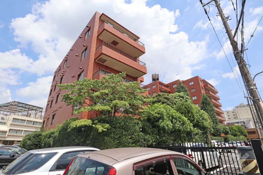 駒込ペアシティの外観（南西側から）