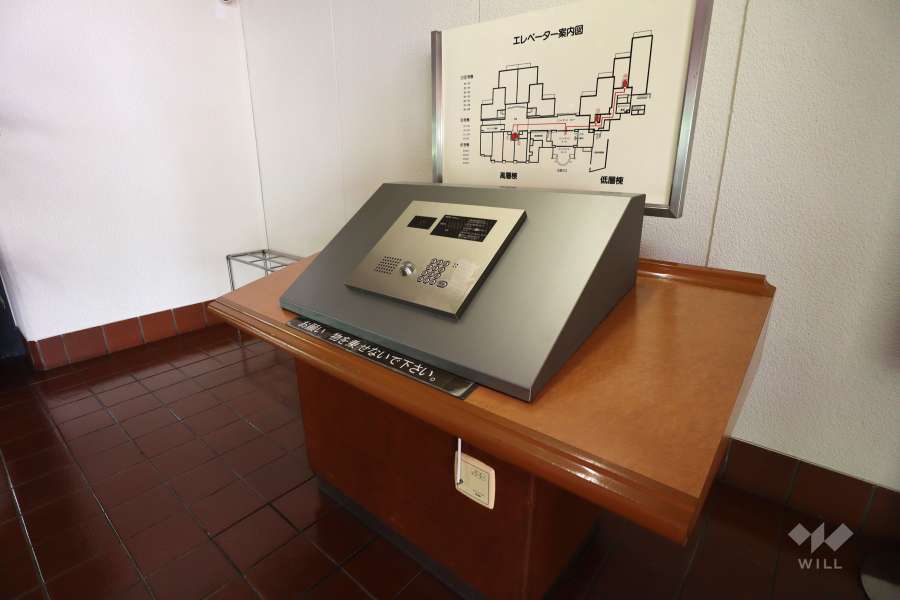 エントランスはオートロック付きです。