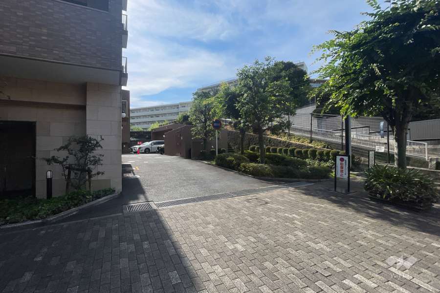 駐車場の出入り口