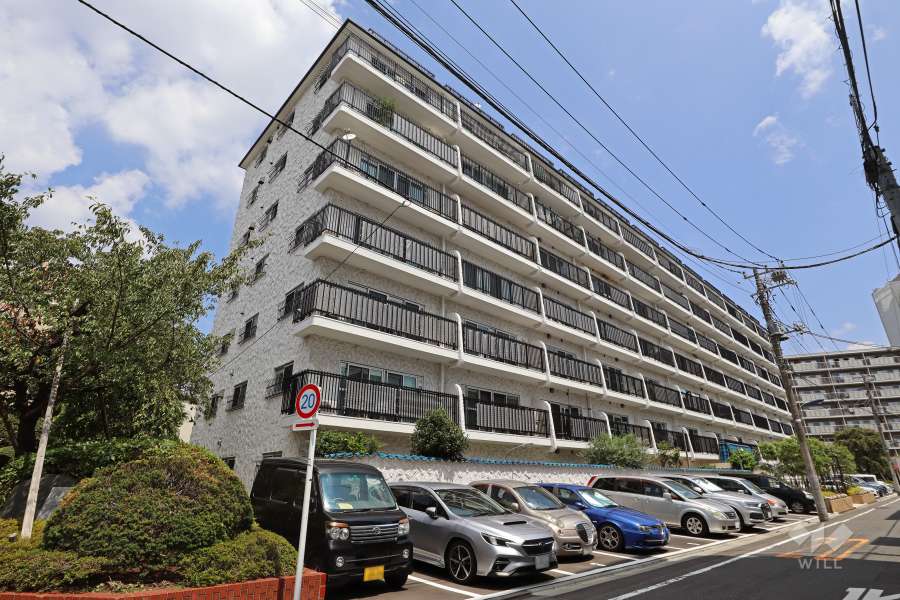 秀和東十条レジデンスの外観（南西側から）