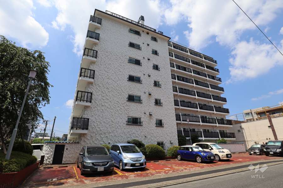 秀和東十条レジデンスの外観（南東側から）