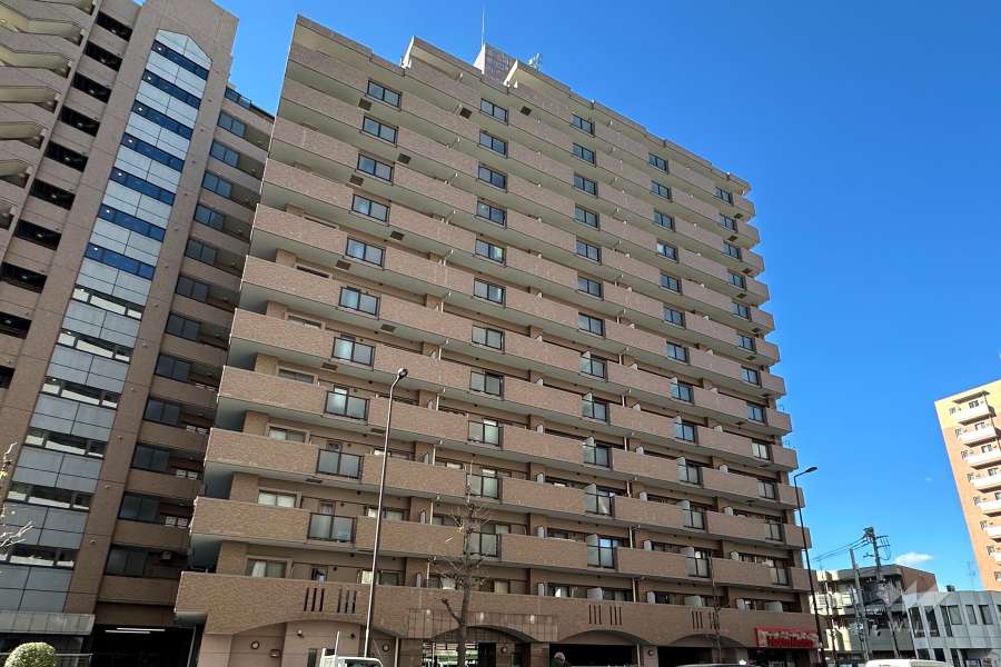 朝日シティパリオ王子神谷の外観（南東側から）