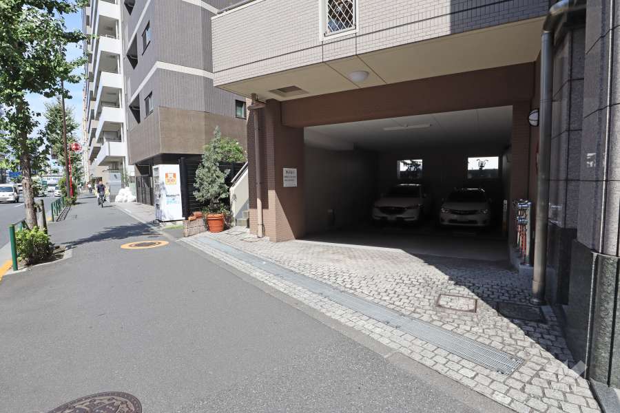 駐車場の出入り口