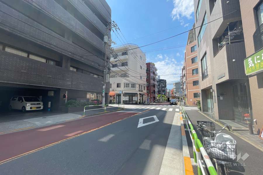 敷地北東側の前面道路　