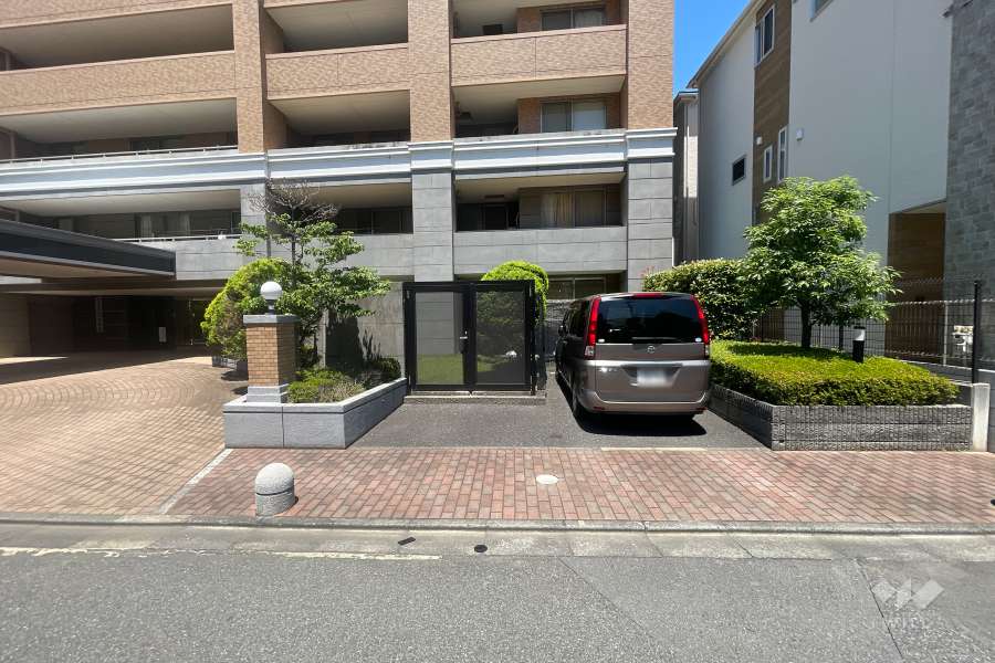 敷地内駐車場（屋外平面式）