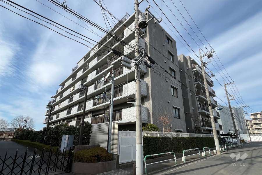 コスモ浮間舟渡プレサージュの外観（南東側から）