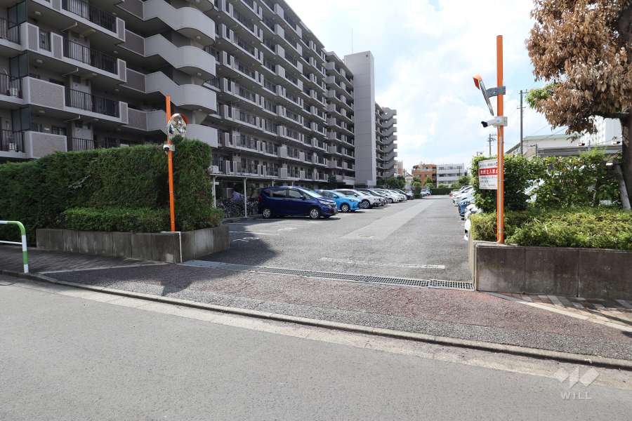 駐車場の出入り口