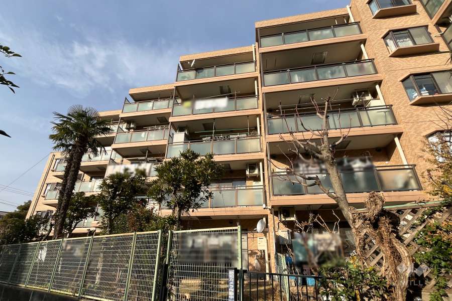 ライオンズマンション赤羽西の外観（南東側から）