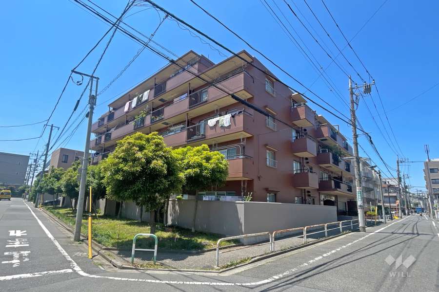 ライオンズマンション浮間の外観（南東側から）