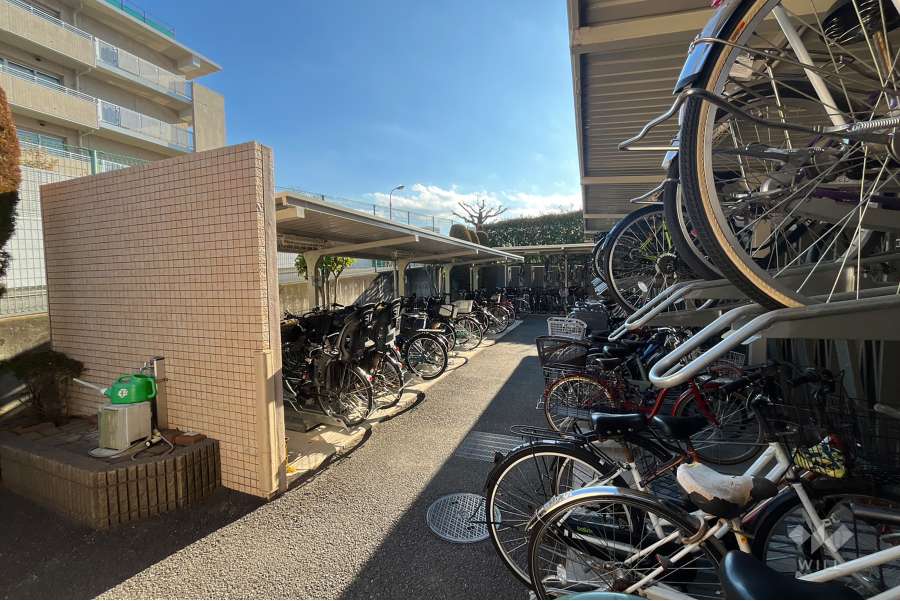 駐輪場（屋根付き）