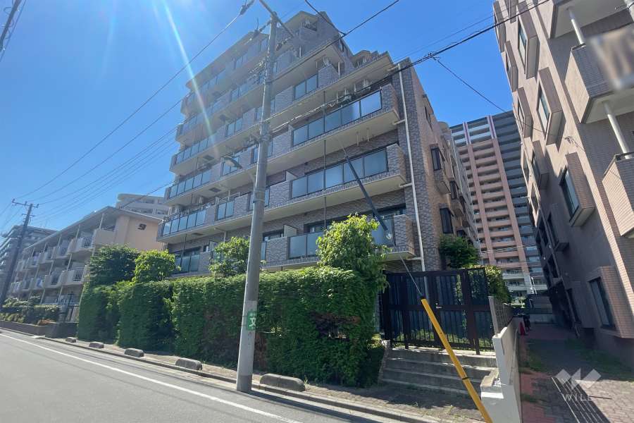 レクセルマンション赤羽の外観（南東側から）