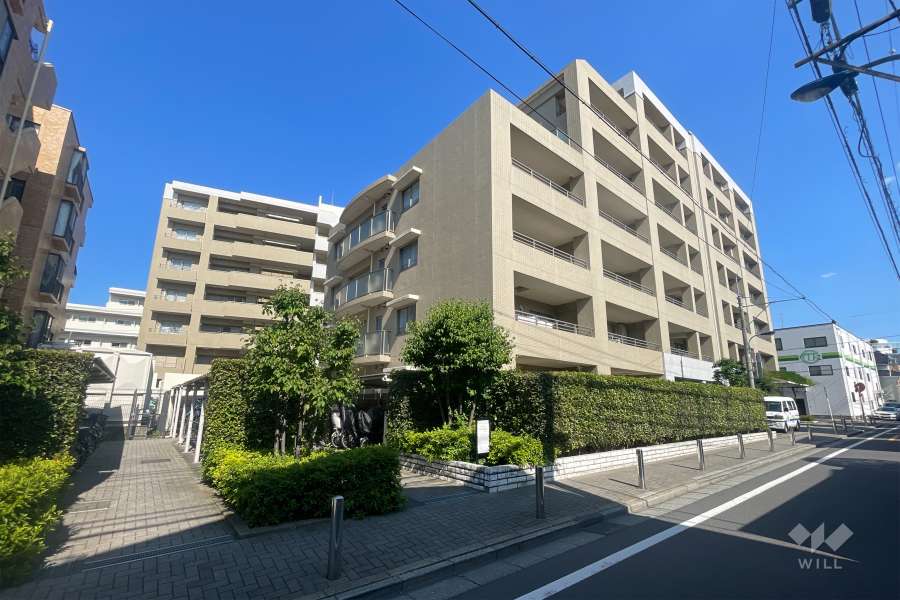 西が丘パークホームズの外観（西北側から）