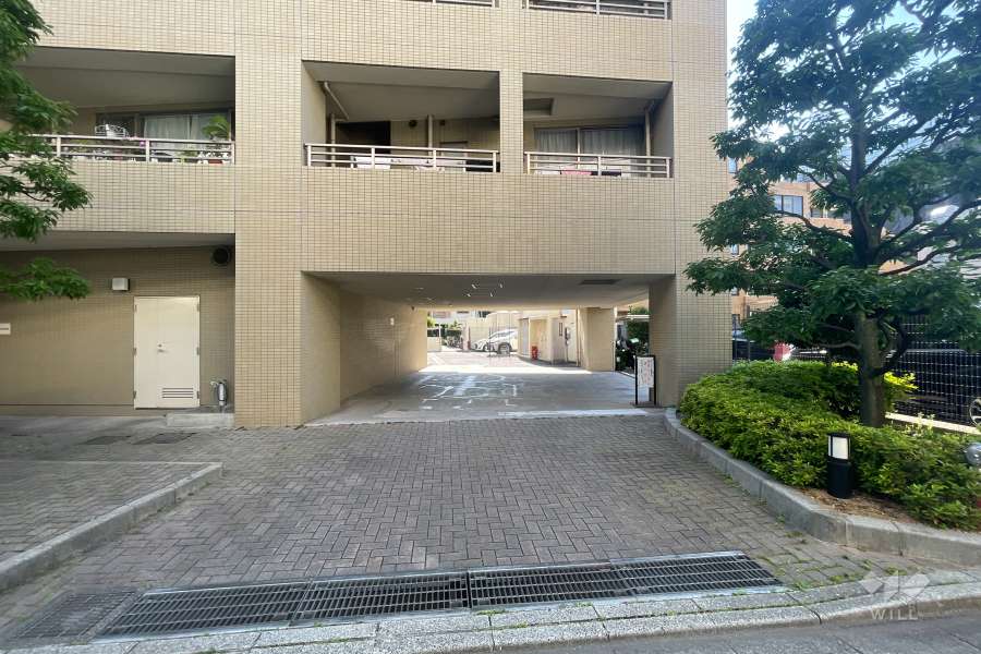 駐車場の出入り口