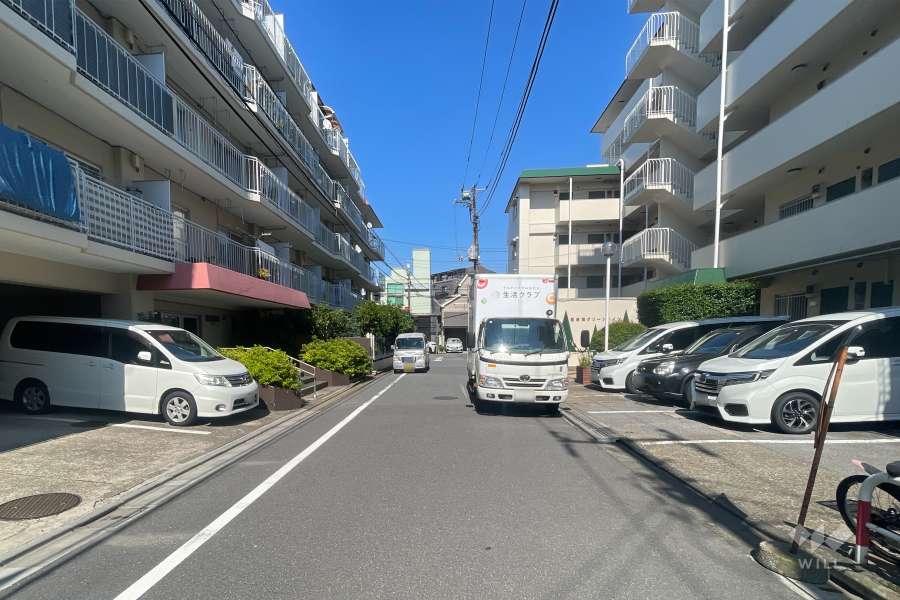 敷地北側の前面道路