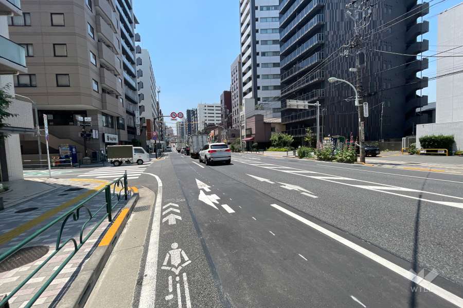 敷地東側の前面道路