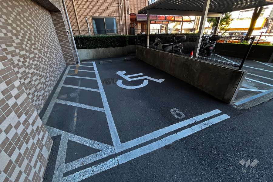 敷地内駐車場（屋外平面式）