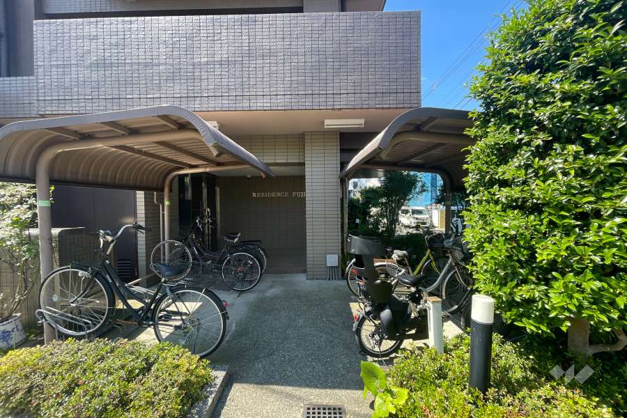 駐輪場（屋根あり）