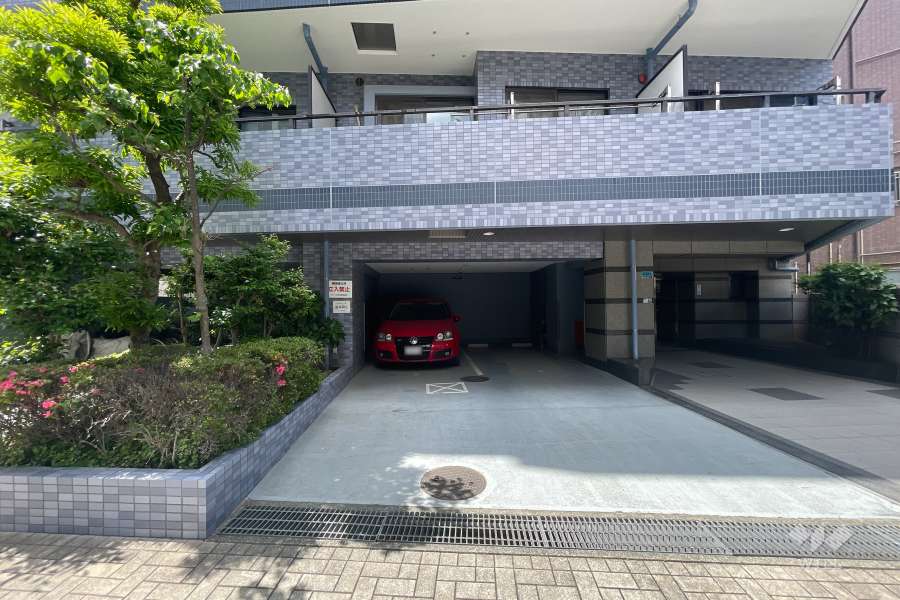 敷地内駐車場（屋内平面式）