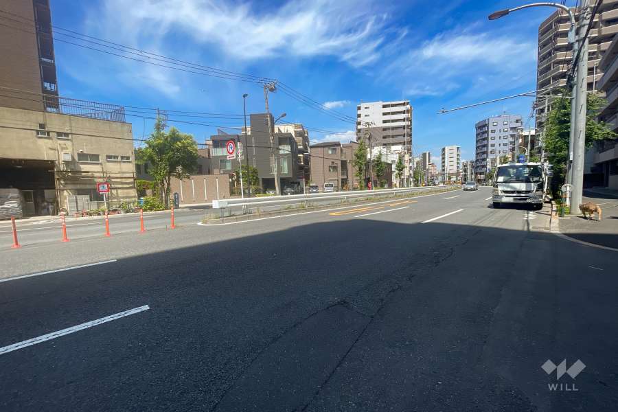 敷地南西側は国道122号（北本通り）に面しています。